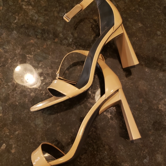 *CLOSET CLEANOUT* Via Spiga Sandals - Picture 4 of 8